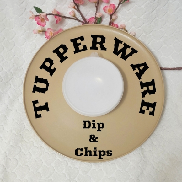 🎋Tupperware Chip & Dip Server Tray - Picture 1 of 4